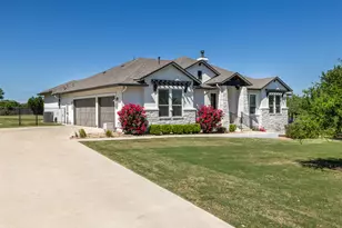 505 Lodge Ct, Liberty Hill, TX 78642 - Photo 5