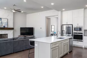 505 Lodge Ct, Liberty Hill, TX 78642 - Photo 17
