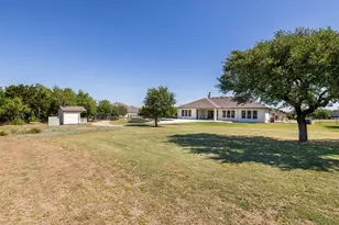 505 Lodge Ct, Liberty Hill, TX 78642 - Photo 35