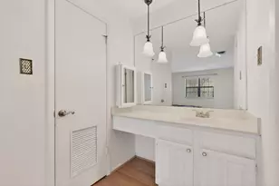 8210 Bent Tree Rd, Austin, TX 78759 - Photo 15