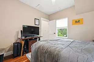 105 Elkhart St, Austin, TX 78702 - Photo 17