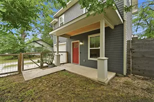 105 Elkhart St, Austin, TX 78702 - Photo 3