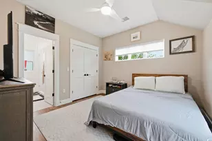 105 Elkhart St, Austin, TX 78702 - Photo 13