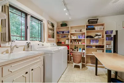6011 Shoal Creek Boulevard, Austin, TX 78757 - Photo 27