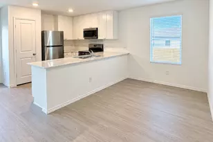 424 Jones Bch Ln, Jarrell, TX 76537 - Photo 3