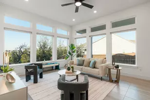 452 Crimson Sky Ct, Dripping Springs, TX 78620 - Photo 3