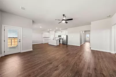 521 W Luna Blue Lane, Jarrell, TX 76537 - Photo 3