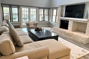 105 Birdie Dr, The Hills, TX 78738 - Photo 1