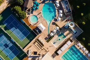 105 Birdie Dr, The Hills, TX 78738 - Photo 11