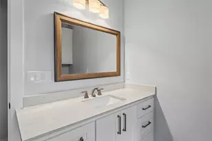 2506 E Cesar Chavez St, Austin, TX 78702 - Photo 9
