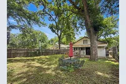 2506 E Cesar Chavez Street, Austin, TX 78702 - Photo 23