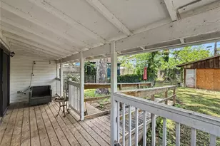 2506 E Cesar Chavez St, Austin, TX 78702 - Photo 19