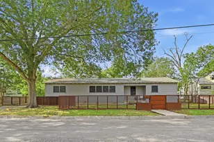 820 Bois D'Arc St, Lockhart, TX 78644 - Photo 27
