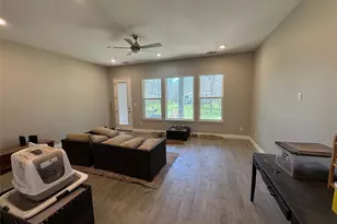109 Mokulua Ln, Bastrop, TX 78602 - Photo 5