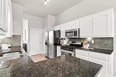 1010 Rocky Creek Drive, Pflugerville, TX 78660 - Photo 11