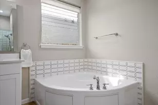 12921 Bloomfield Hills Ln, Austin, TX 78732 - Photo 21
