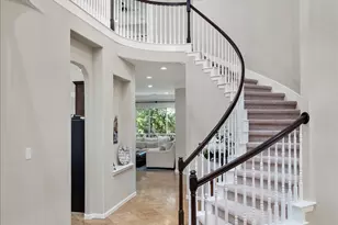 12921 Bloomfield Hills Ln, Austin, TX 78732 - Photo 5