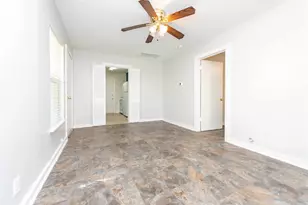 1013 E 10th St, Austin, TX 78702 - Photo 7