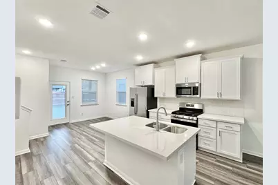 611 Emory Crossing Boulevard, Hutto, TX 78634 - Photo 3