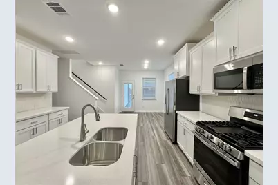 611 Emory Crossing Boulevard, Hutto, TX 78634 - Photo 7