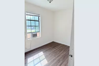 404 S Love Avenue, Florence, TX 76527 - Photo 3
