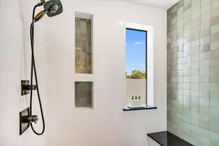 1100 Brass St, Austin, TX 78702 - Photo 7