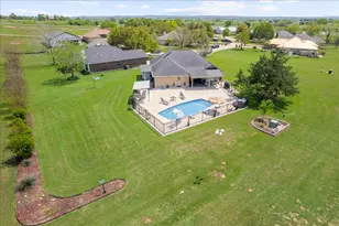 125 Fairway Ct, Bastrop, TX 78602 - Photo 37