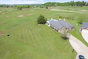 125 Fairway Ct, Bastrop, TX 78602 - Photo 37