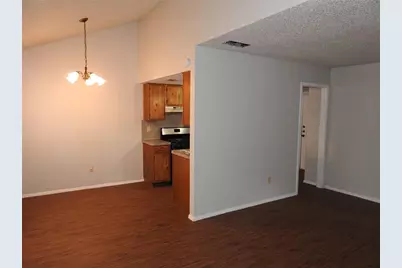 4500 Dorsett Oaks Circle, Austin, TX 78727 - Photo 5