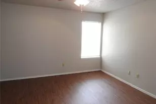 4500 Dorsett Oaks Cir, Austin, TX 78727 - Photo 9