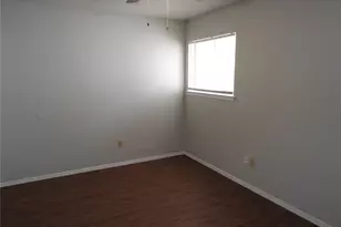 4500 Dorsett Oaks Cir, Austin, TX 78727 - Photo 11