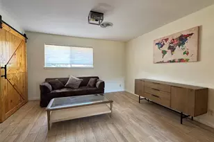 6817 Miranda Dr, Austin, TX 78752 - Photo 3