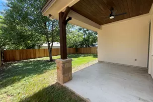 706 W Lockhart St, Kyle, TX 78640 - Photo 19