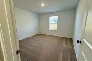 160 Sky Meadows Cir, San Marcos, TX 78666 - Photo 11