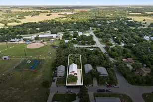 904 Central Blvd, Bertram, TX 78605 - Photo 27
