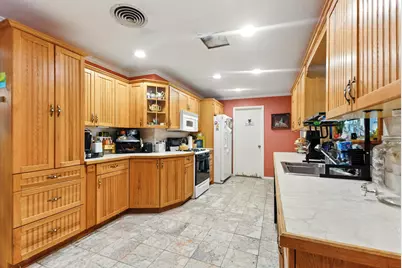 606 E Liberty Avenue E, Round Rock, TX 78664 - Photo 9