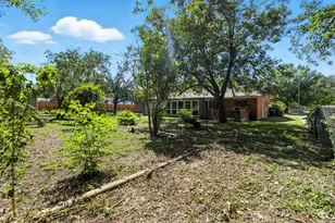 606 E Liberty Ave E, Round Rock, TX 78664 - Photo 25