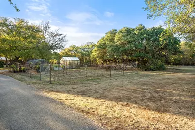 301 Crystal Meadows Drive, Kyle, TX 78640 - Photo 31