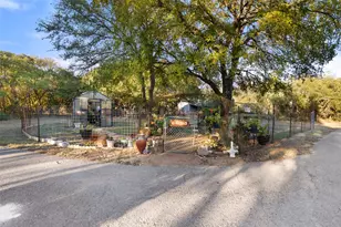 301 Crystal Meadows Dr, Kyle, TX 78640 - Photo 37