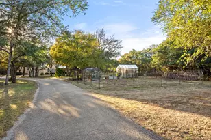 301 Crystal Meadows Dr, Kyle, TX 78640 - Photo 31