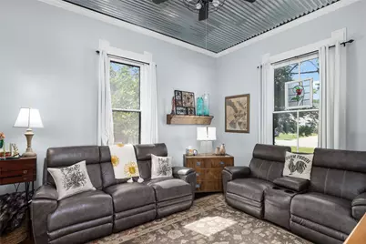 409 W Clark Street, Bartlett, TX 76511 - Photo 11