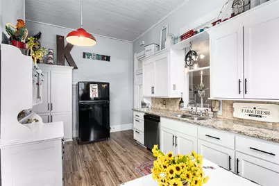 409 W Clark Street, Bartlett, TX 76511 - Photo 9