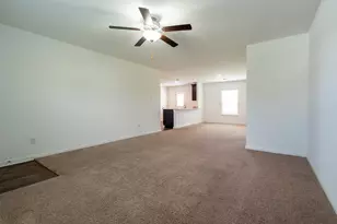 128 Maywood Ln, Jarrell, TX 76537 - Photo 5