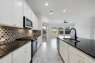 117 Falkland St, Hutto, TX 78634 - Photo 21