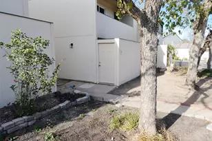 6718 Silvermine Dr, Austin, TX 78736 - Photo 3