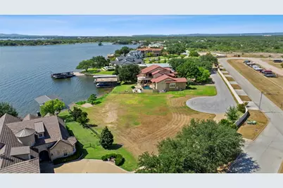 207 Wilderness Drive E, Marble Falls, TX 78654 - Photo 15