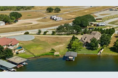 207 Wilderness Drive E, Marble Falls, TX 78654 - Photo 17