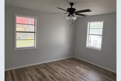 604 W 4th Street, Taylor, TX 76574 - Photo 7