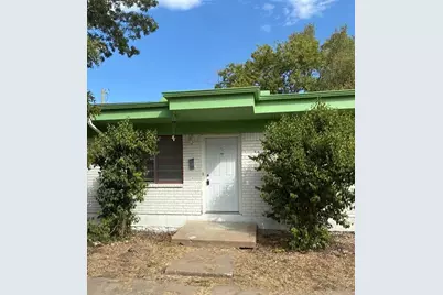 604 W 4th Street, Taylor, TX 76574 - Photo 1