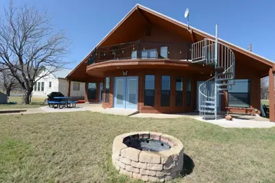 746 E Island Drive, Bluffton, TX 78607 - Photo 5